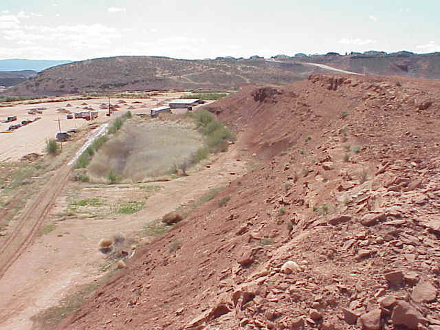 Moenave01.JPG (85514 bytes)